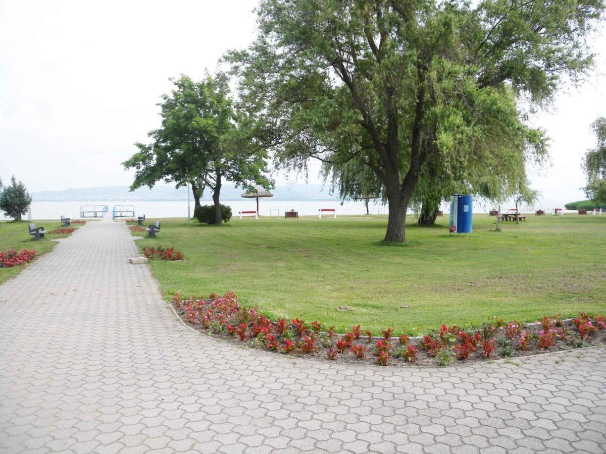 Apartment Balatonbereny 4 Extérieur photo